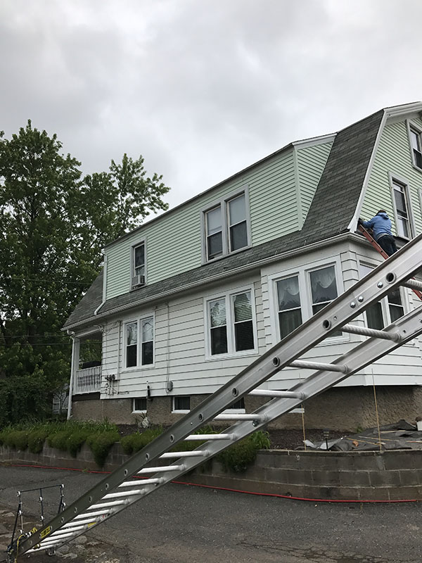 Rob's Roofing, LLC