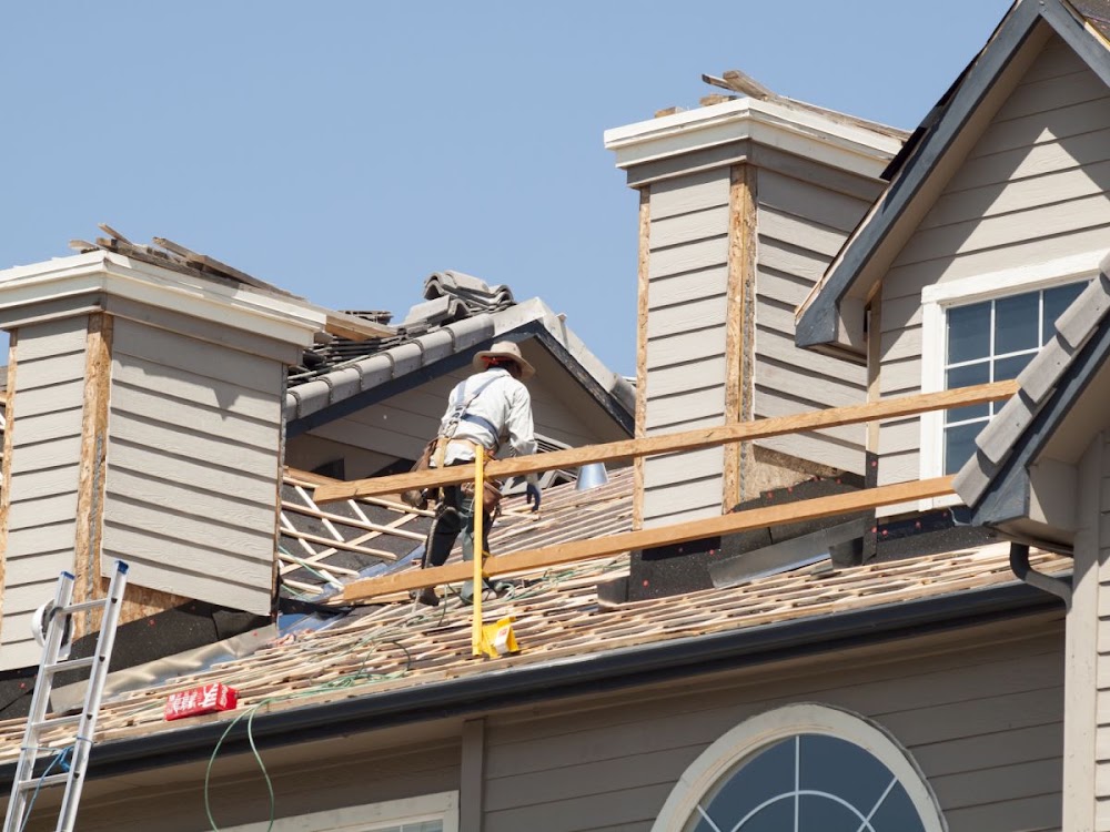 H & J Roofing