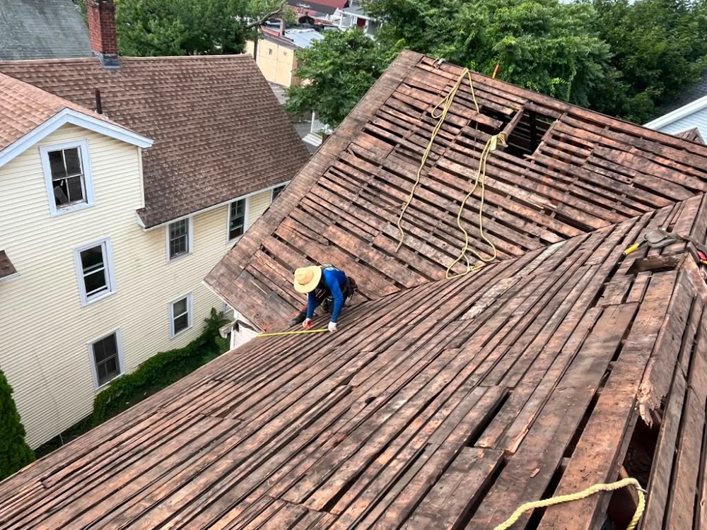 G&M ROOFING LLC
