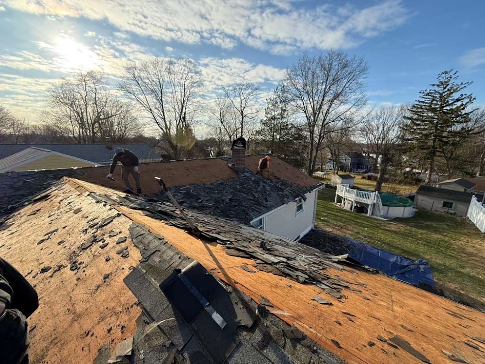 Roofing Coats Connecticut | Siding & Gutters Pros