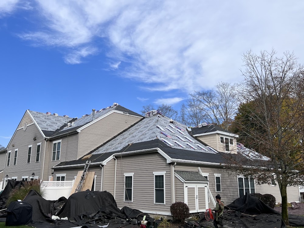 Leon Roofing LLC