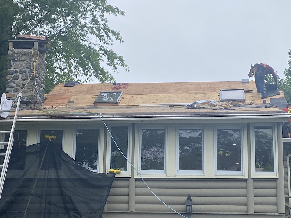 Richie's Roofing Llc